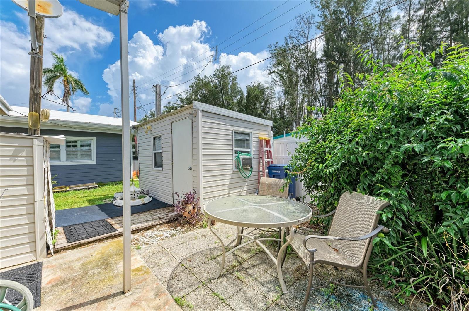 SUNNY SHORES - Residential