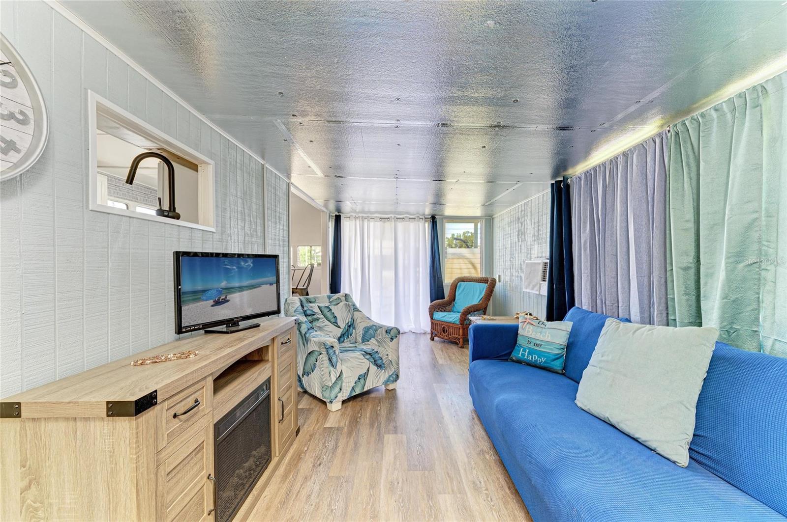 SUNNY SHORES - Residential