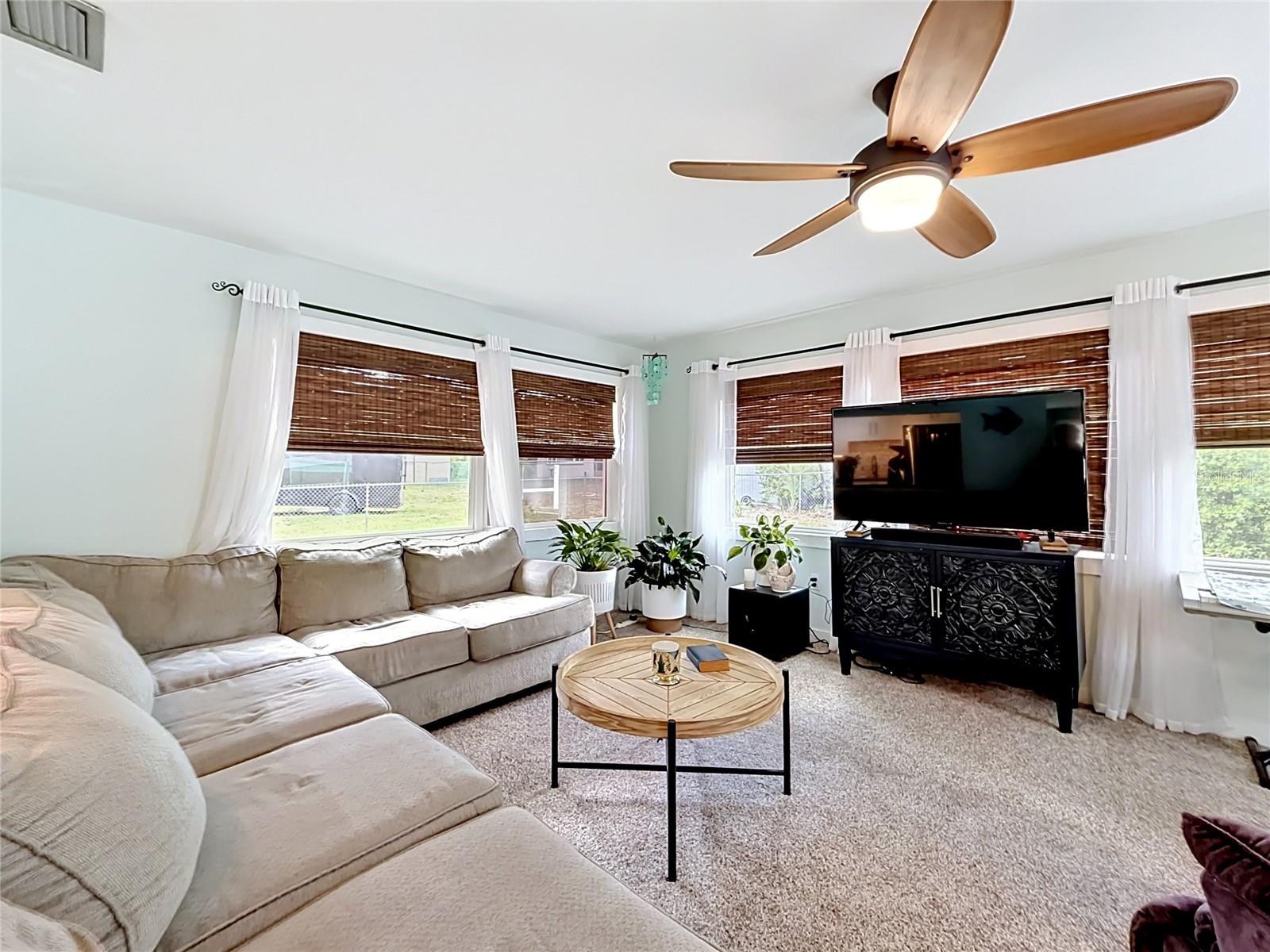 REPLAT OF CHARPIAS ADD - Residential