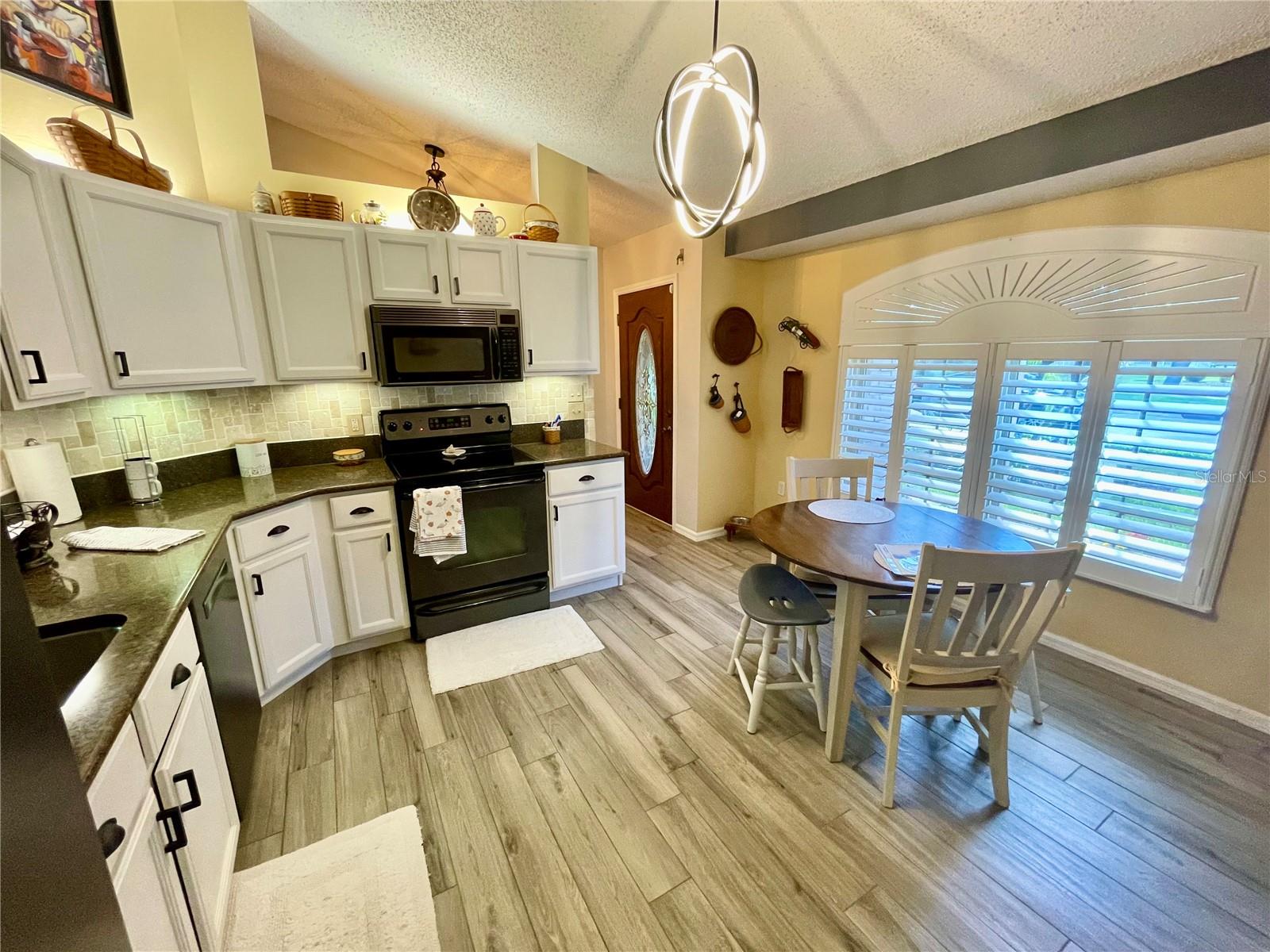 SUMMER TREES SOUTH PH 01 - Residential