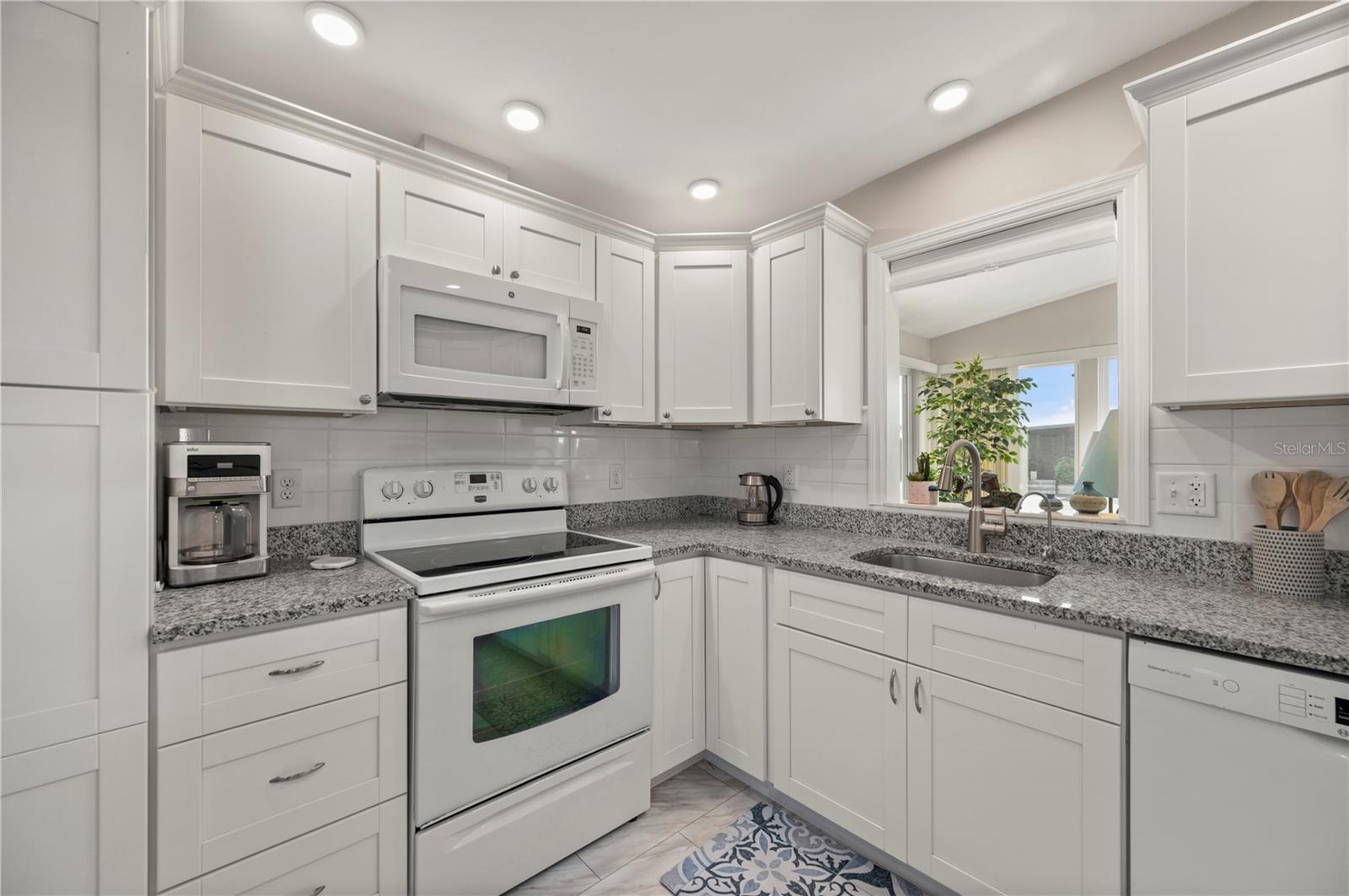 HARBOR ISLES III - Residential