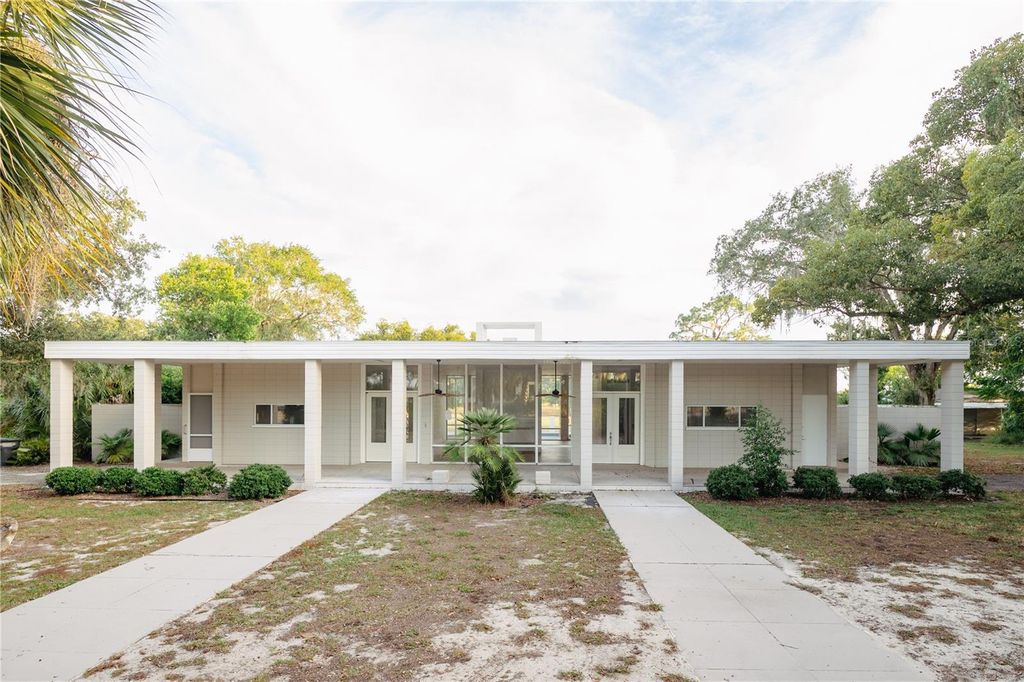 Photo of 1938 Highland Park Drive S, Lake Wales, FL 33898 (MLS # K4903135)