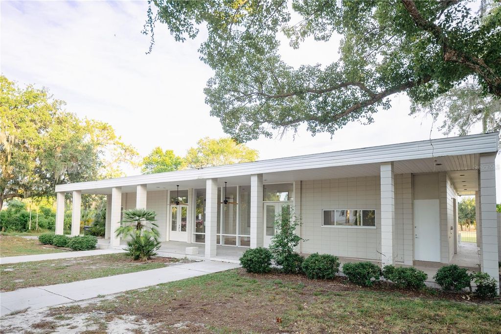 Photo of 1938 Highland Park Drive S, Lake Wales, FL 33898 (MLS # K4903135)