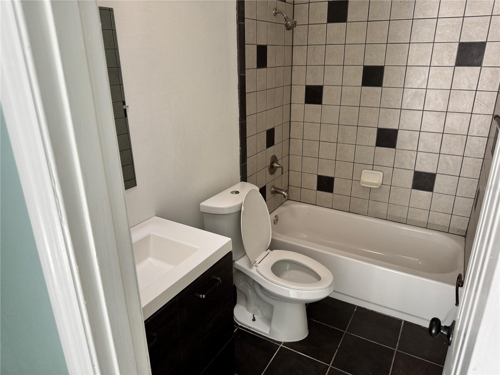 IMPERIAL ESTATES - Residential Lease