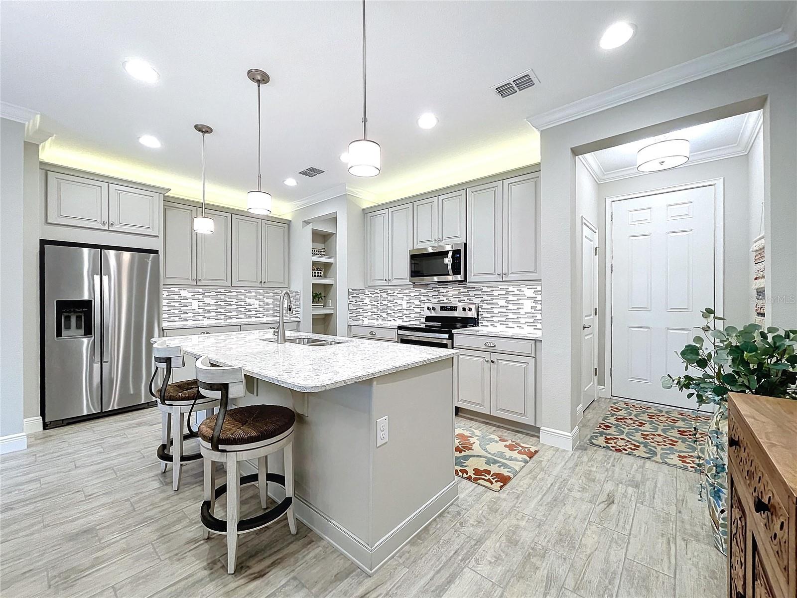 LAKESHORE PRESERVE - Residential