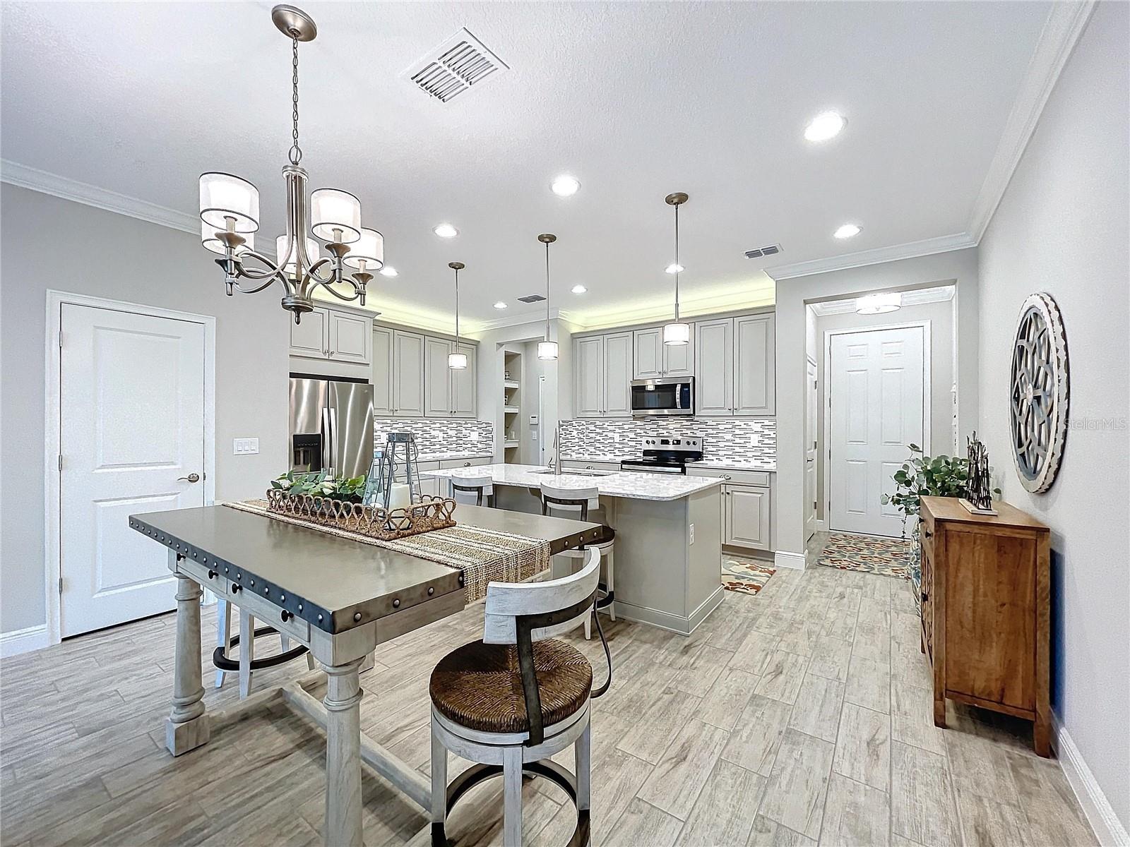 LAKESHORE PRESERVE - Residential