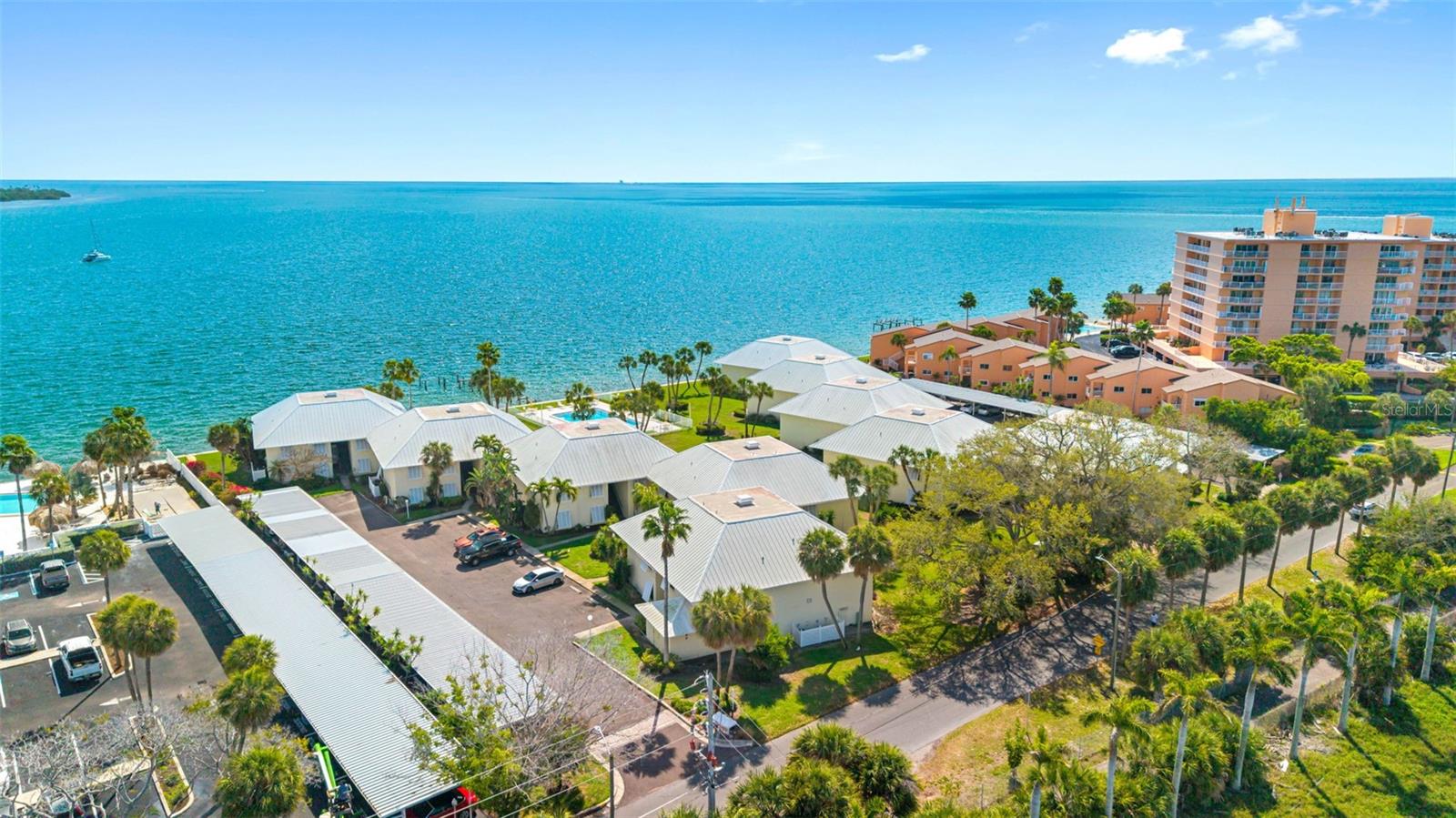 HIDDEN BAY VILLAS CONDO - Residential