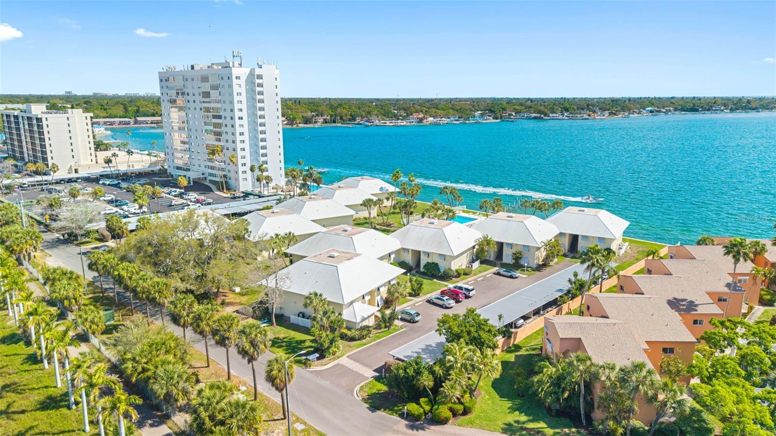 HIDDEN BAY VILLAS CONDO - Residential