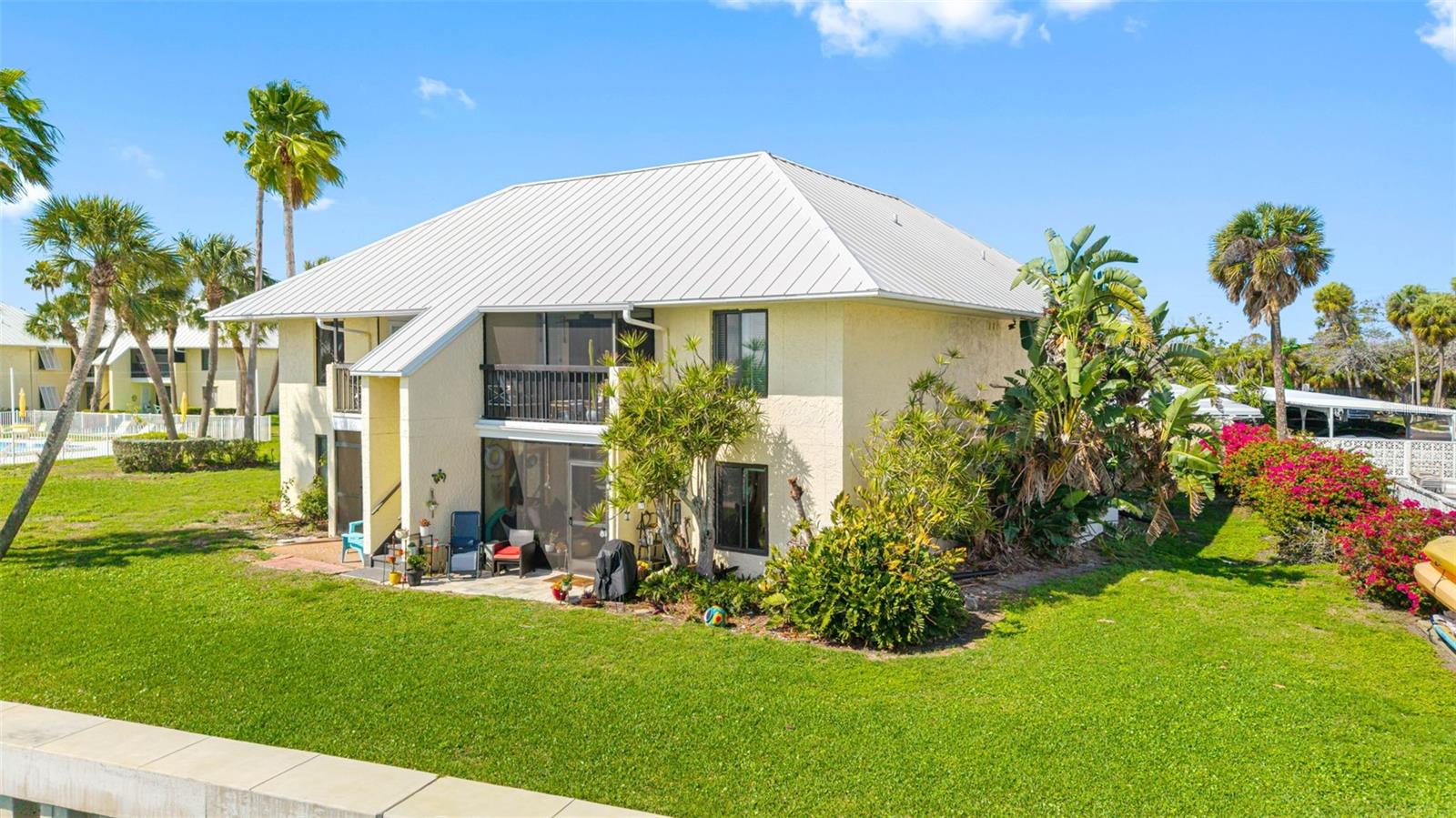 HIDDEN BAY VILLAS CONDO - Residential