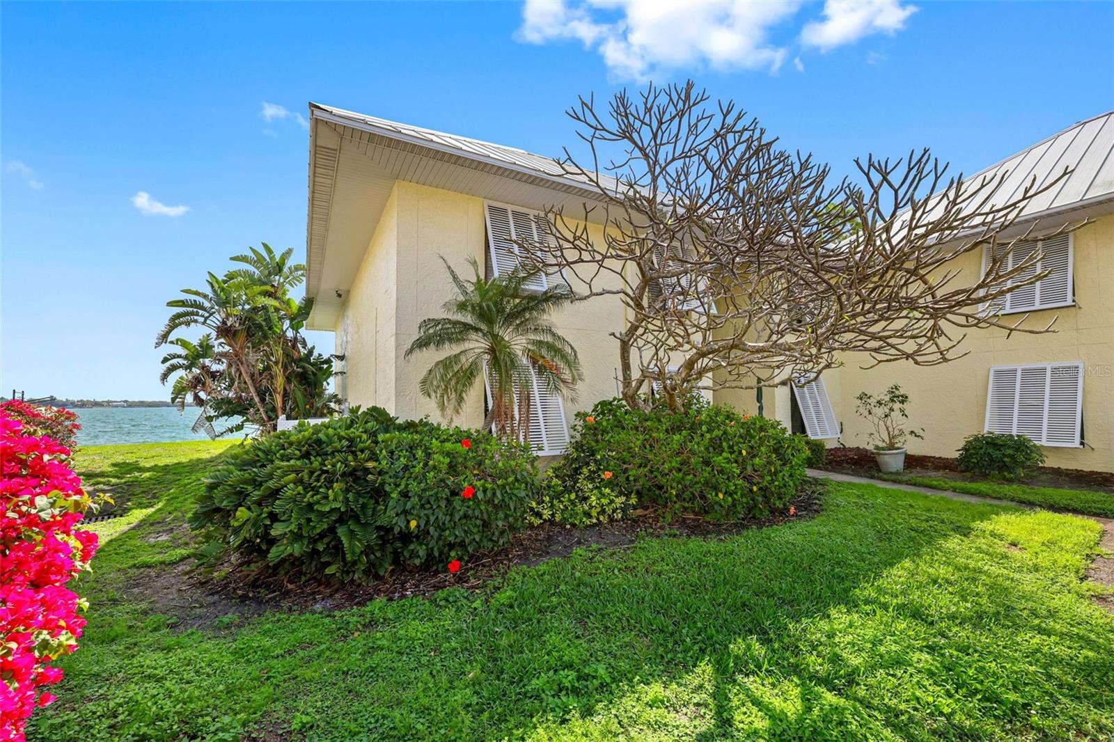 HIDDEN BAY VILLAS CONDO - Residential