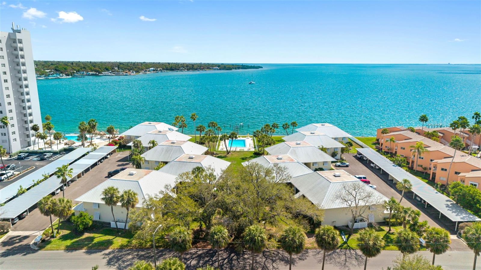 HIDDEN BAY VILLAS CONDO - Residential