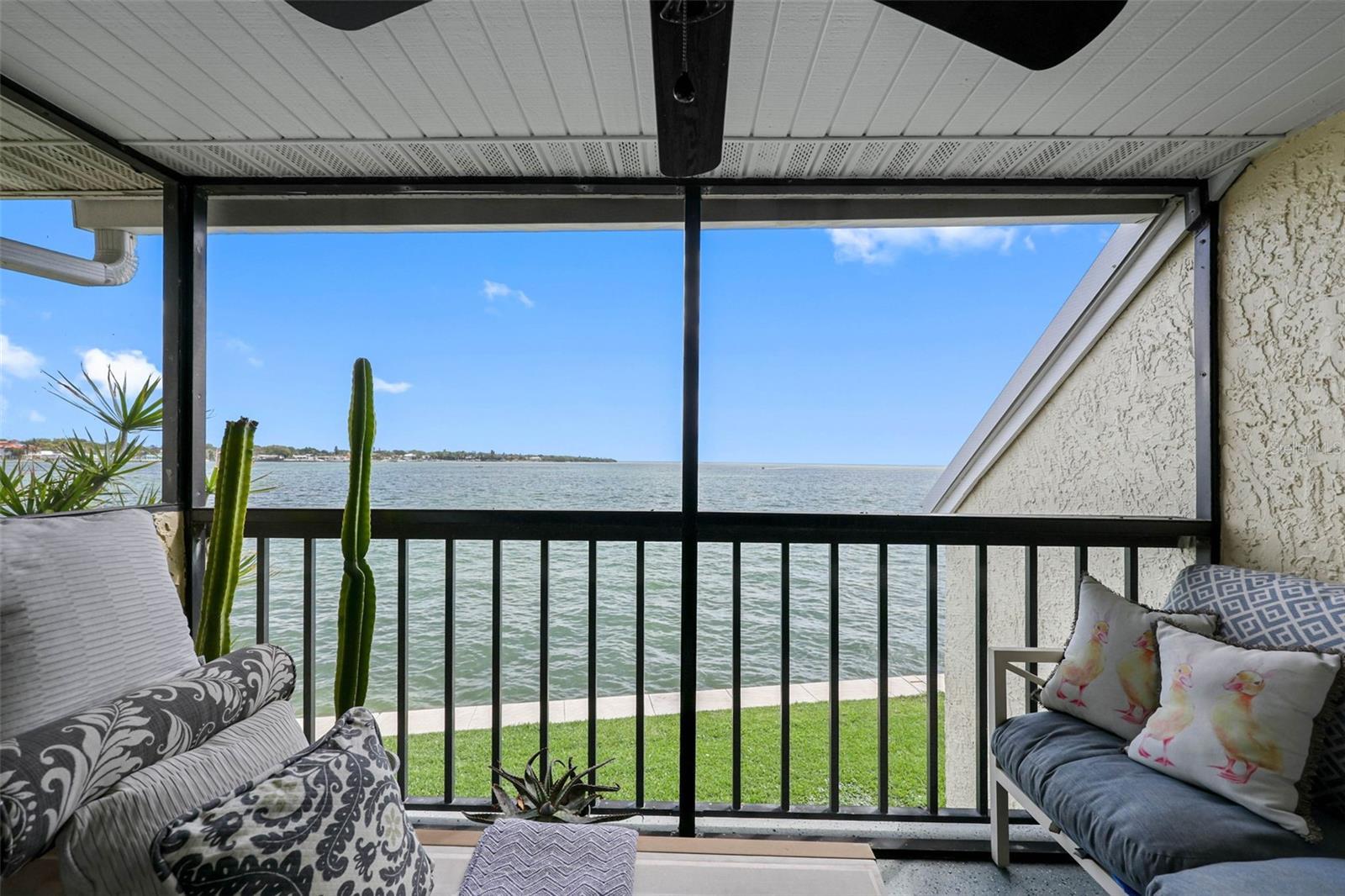 HIDDEN BAY VILLAS CONDO - Residential