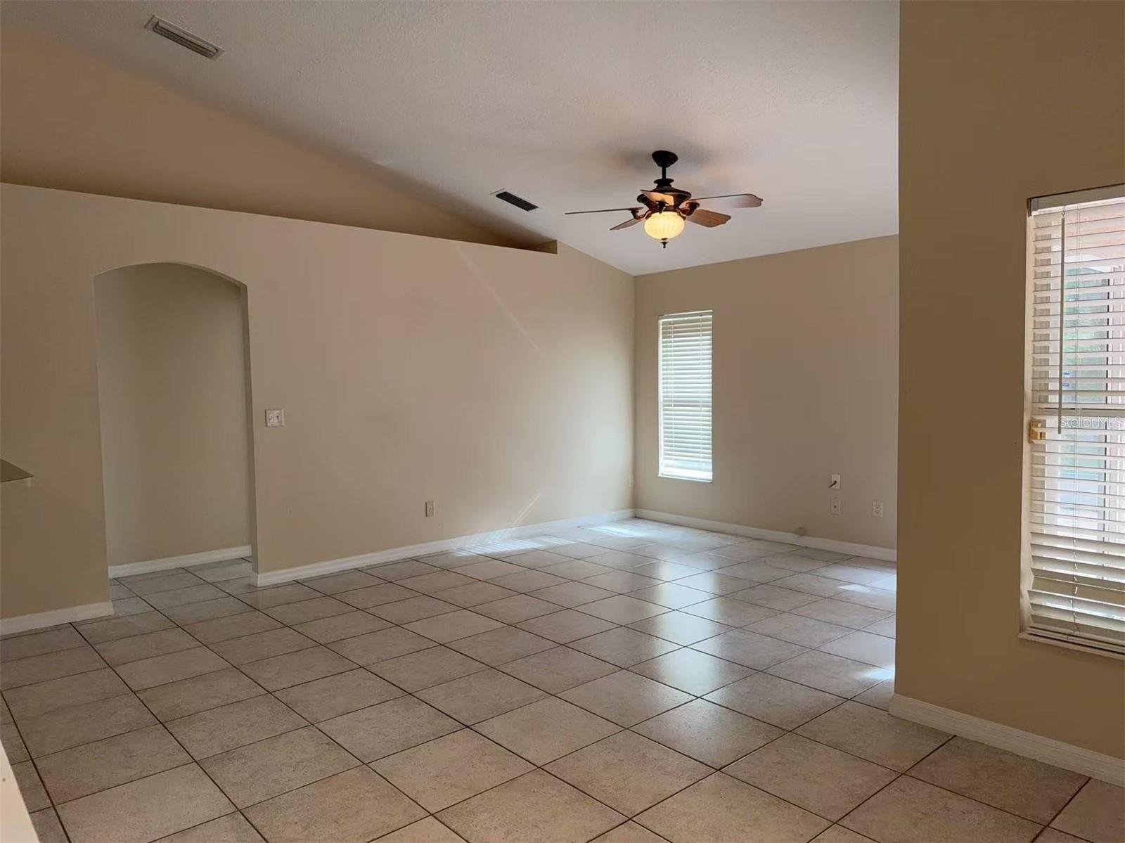 LOUISA POINTE PH 01 - Residential Lease