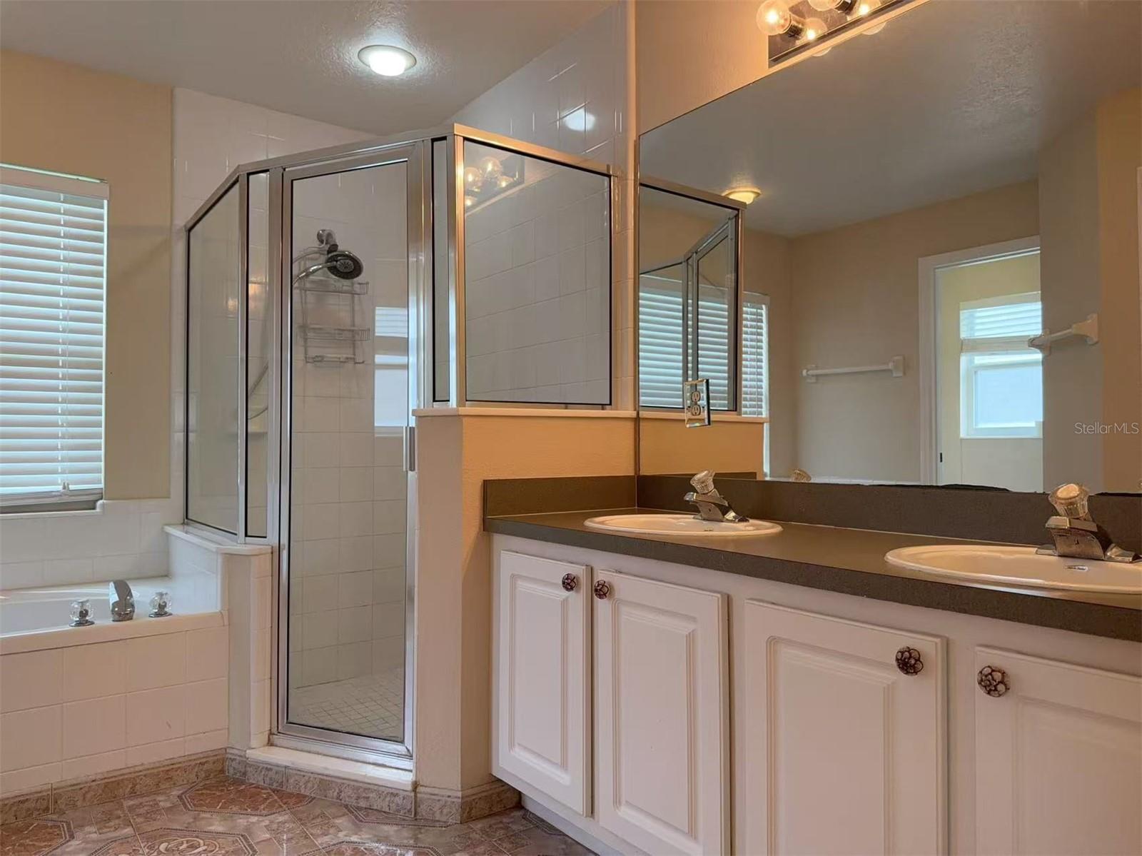 LOUISA POINTE PH 01 - Residential Lease