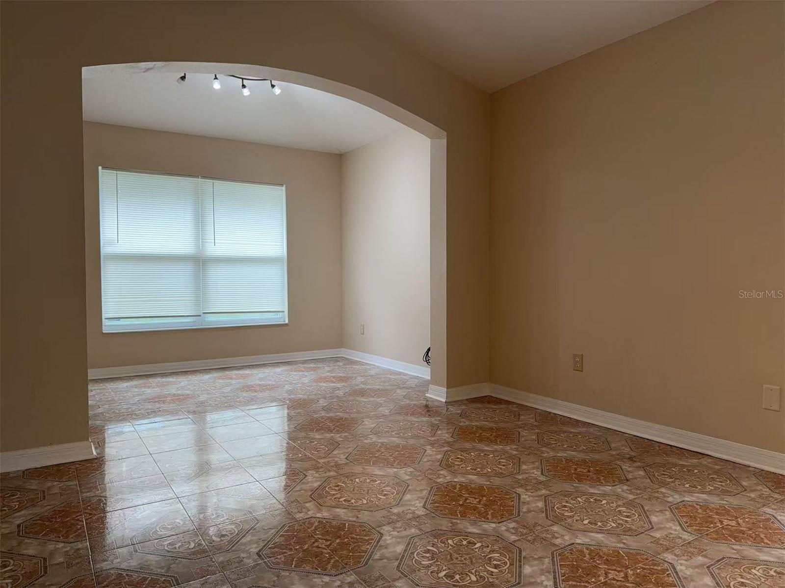 LOUISA POINTE PH 01 - Residential Lease