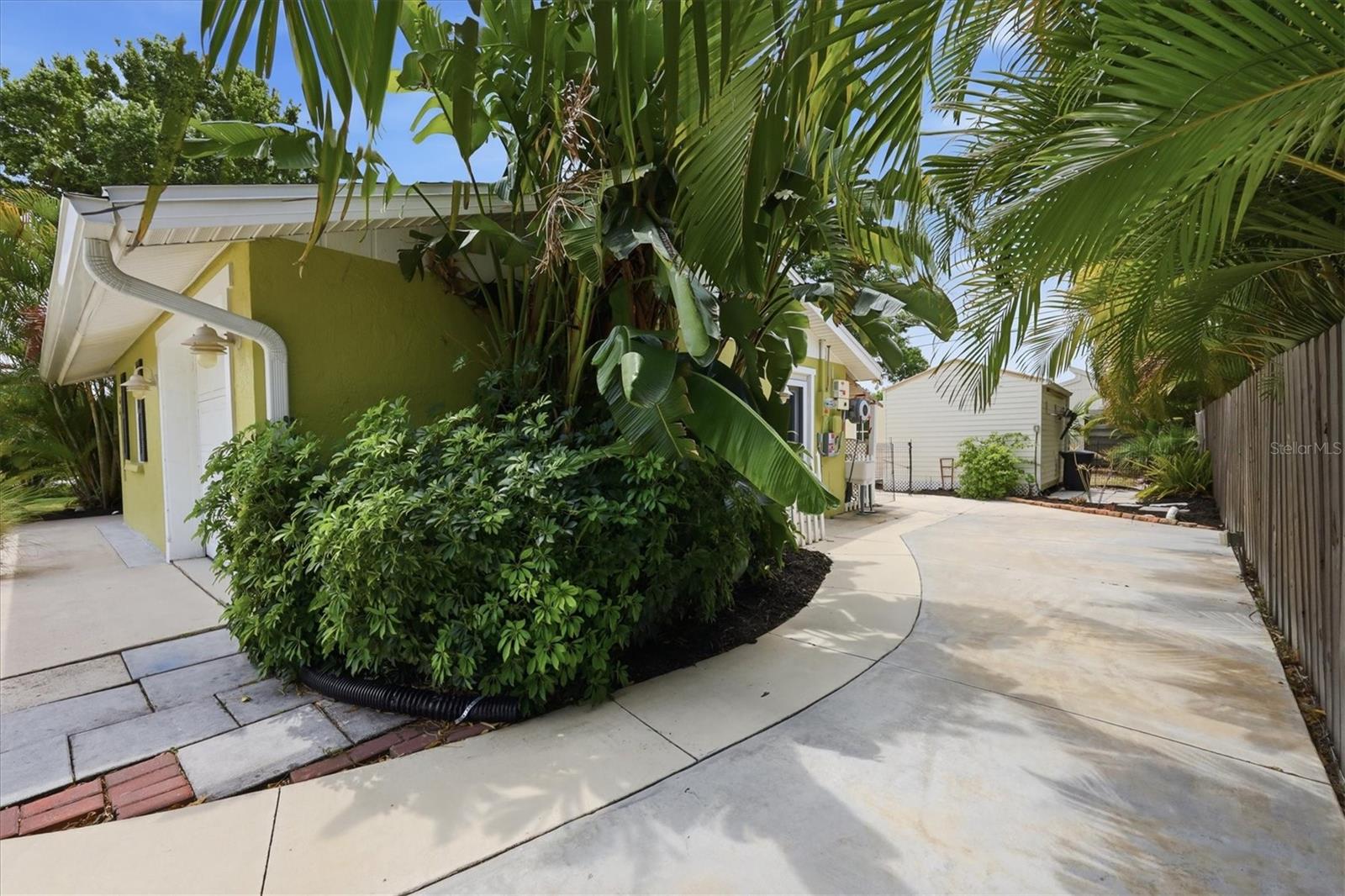 SOUTH VENICE - Residential