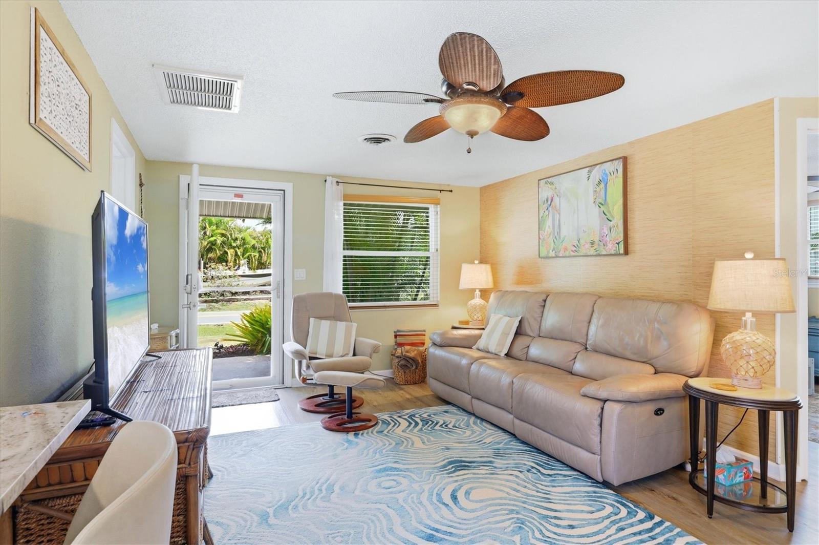 SOUTH VENICE - Residential