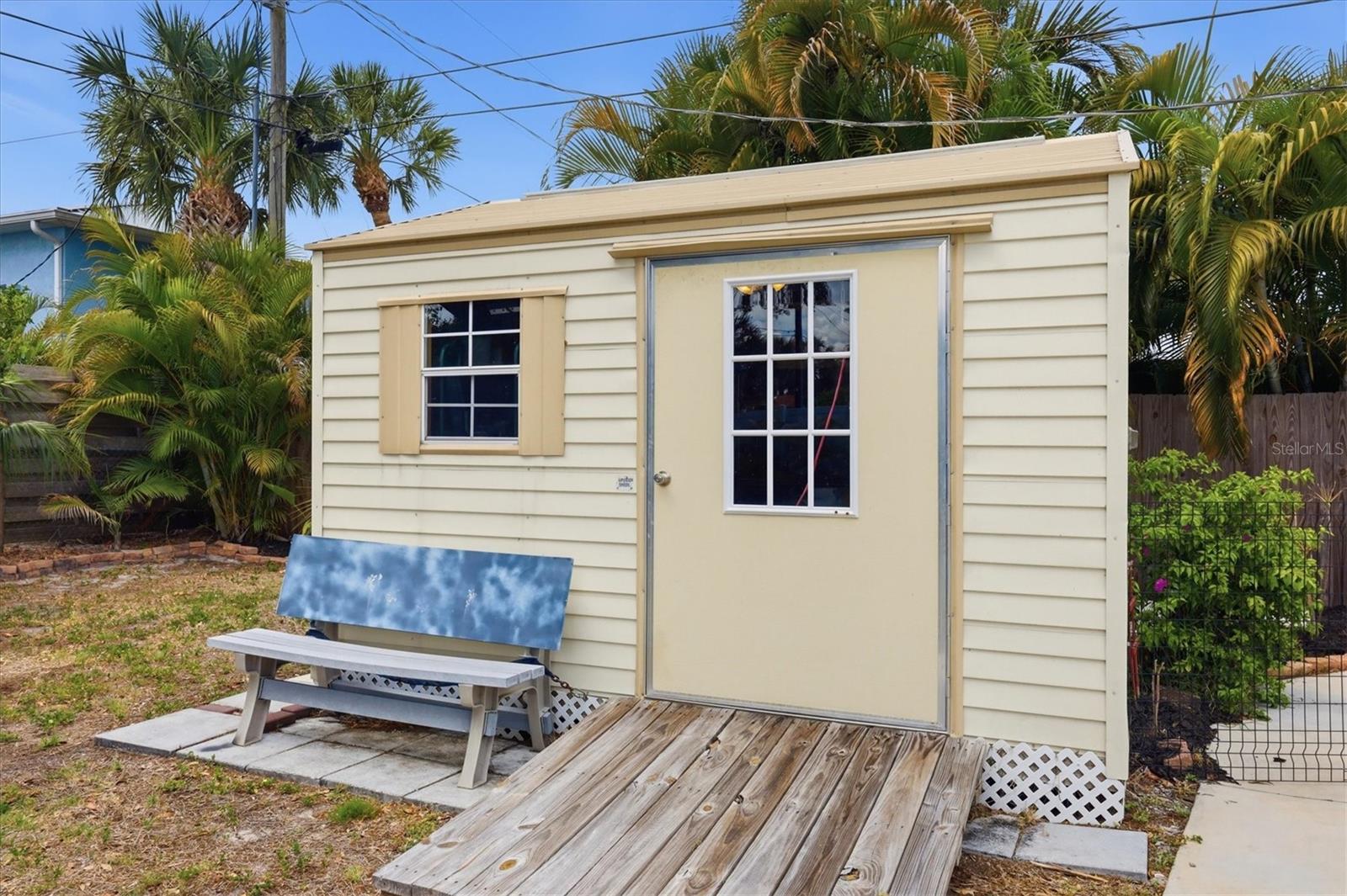 SOUTH VENICE - Residential