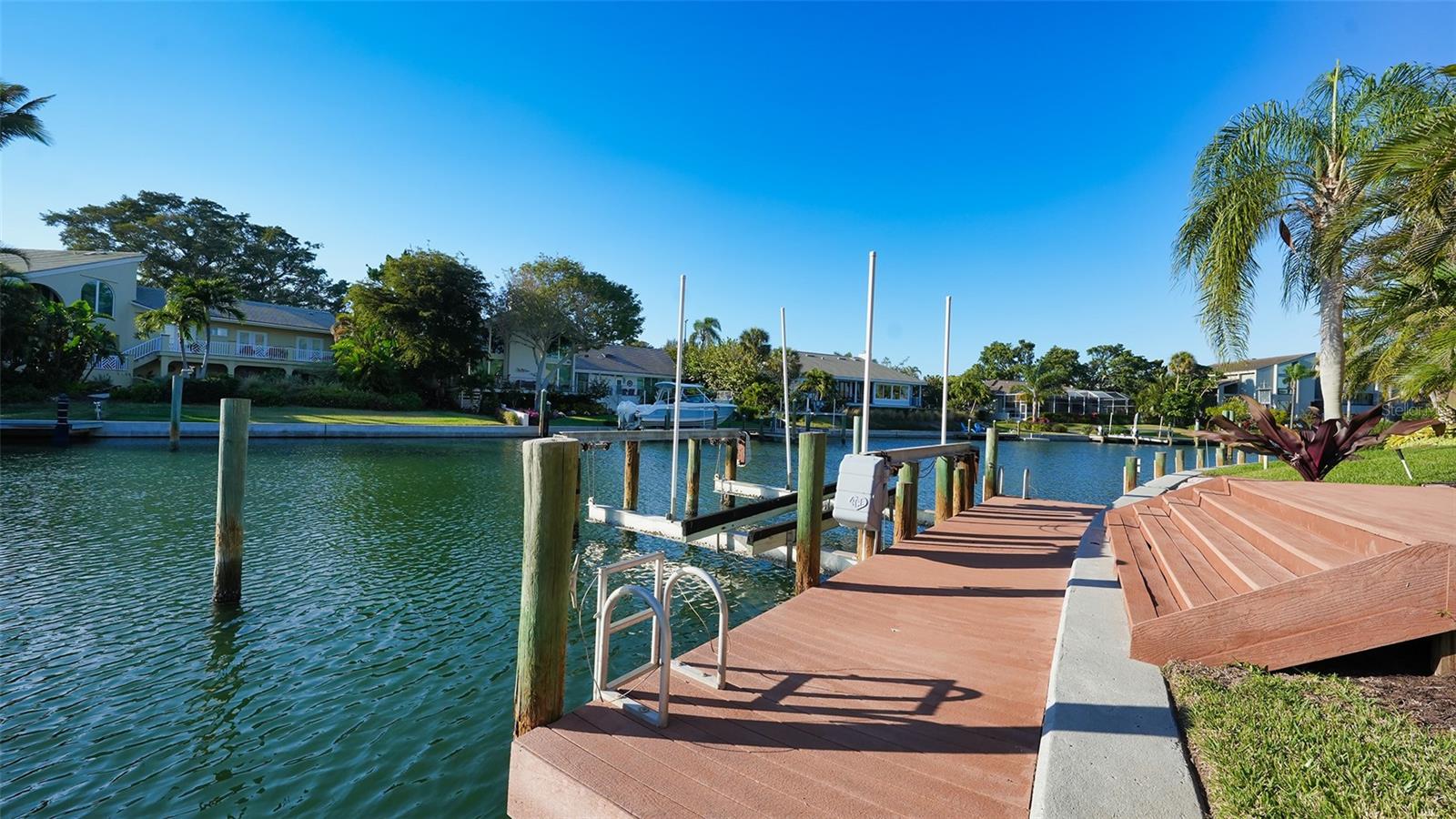 COUNTRY CLUB SHORES SEC 04 - Residential