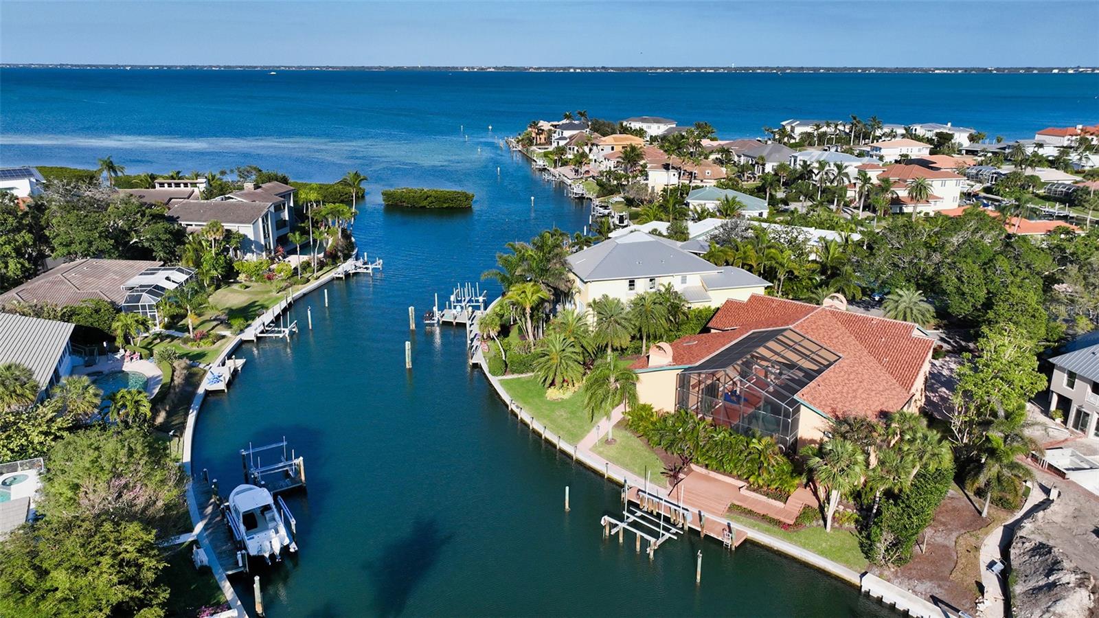 COUNTRY CLUB SHORES SEC 04 - Residential