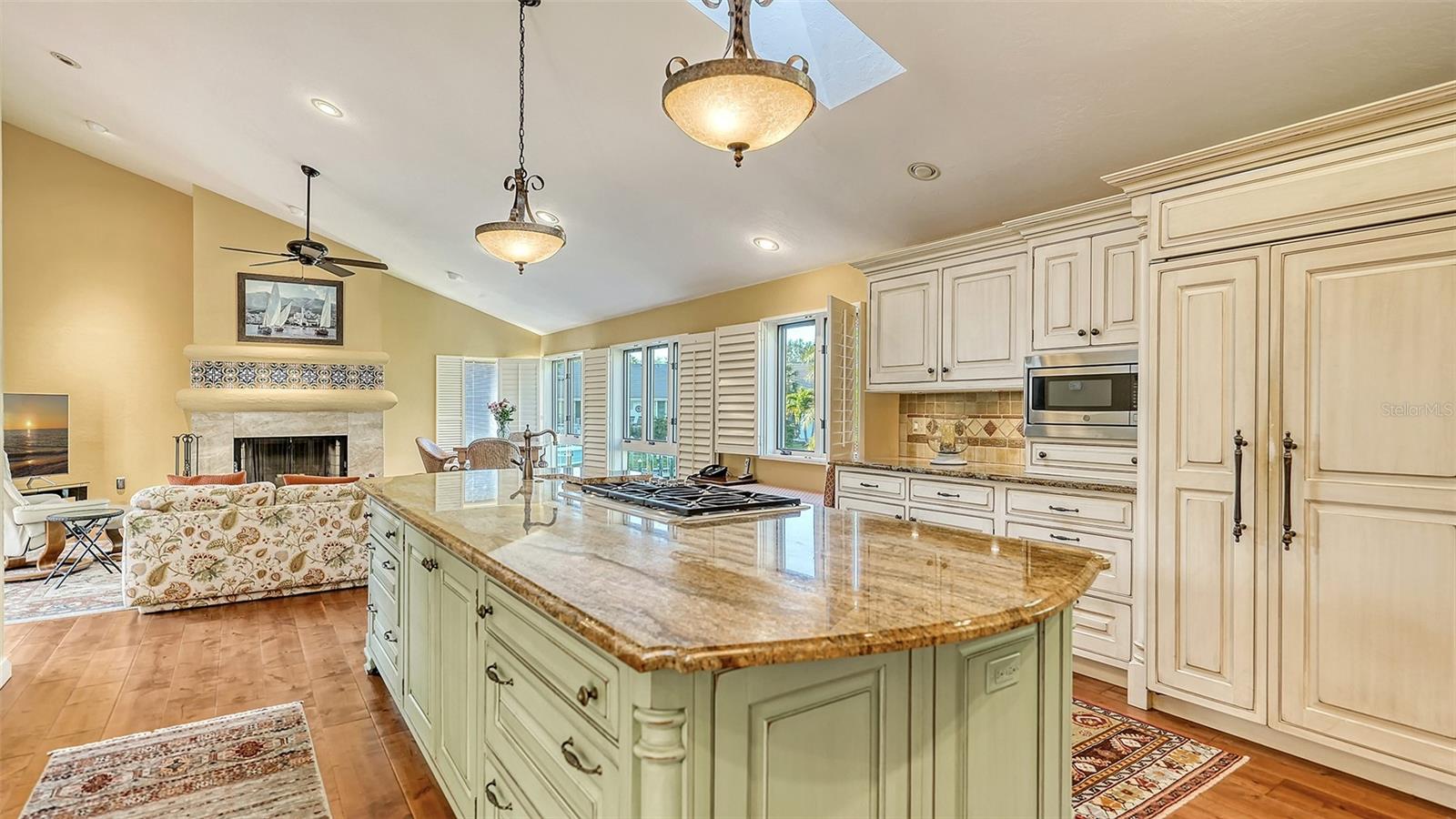 COUNTRY CLUB SHORES SEC 04 - Residential