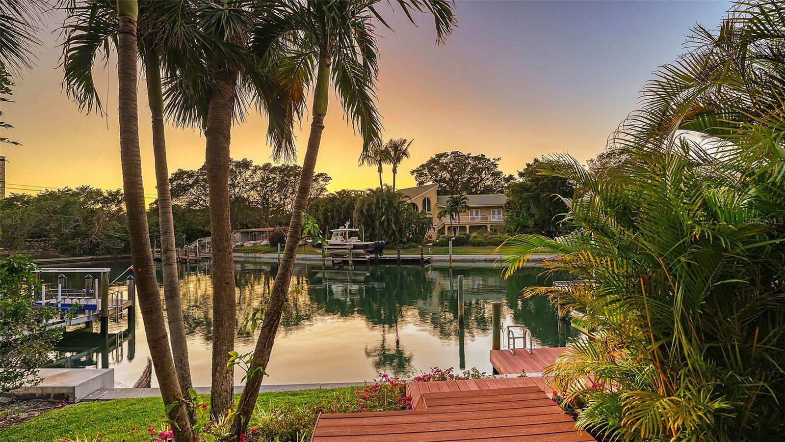 COUNTRY CLUB SHORES SEC 04 - Residential