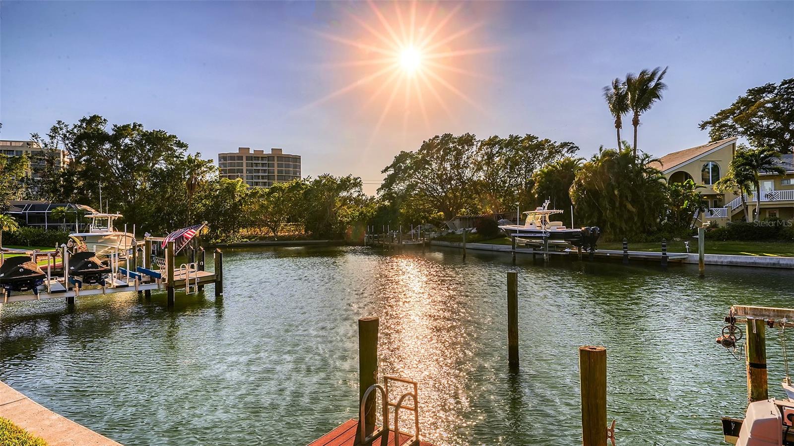 COUNTRY CLUB SHORES SEC 04 - Residential