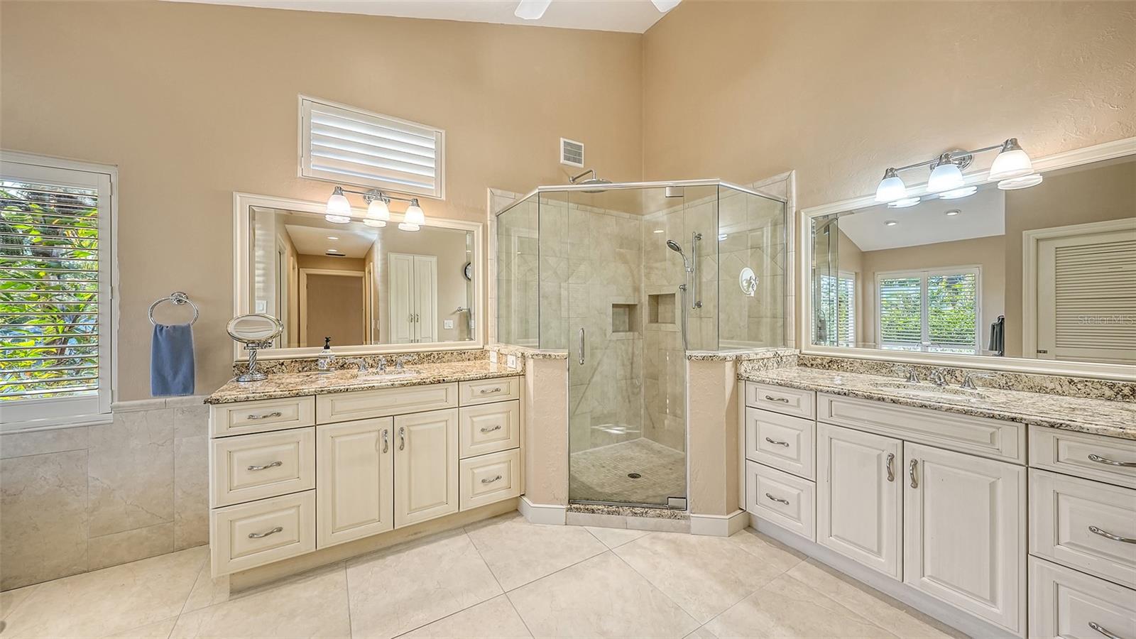 COUNTRY CLUB SHORES SEC 04 - Residential