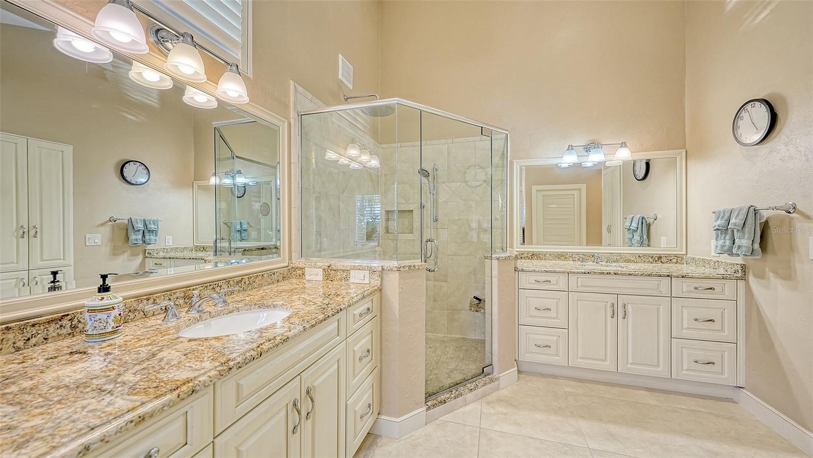 COUNTRY CLUB SHORES SEC 04 - Residential