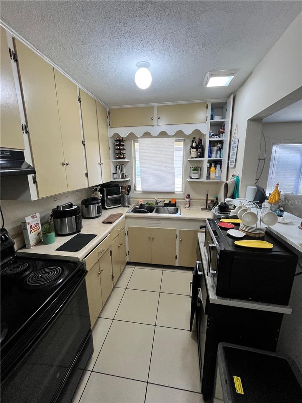 Photo of 1708 28th Street W, Bradenton, FL 34205 (MLS # TB8388579)