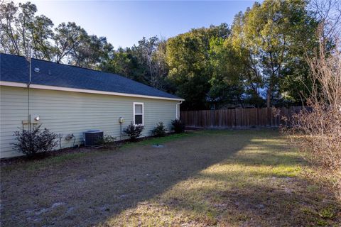 A home in HIGH SPRINGS