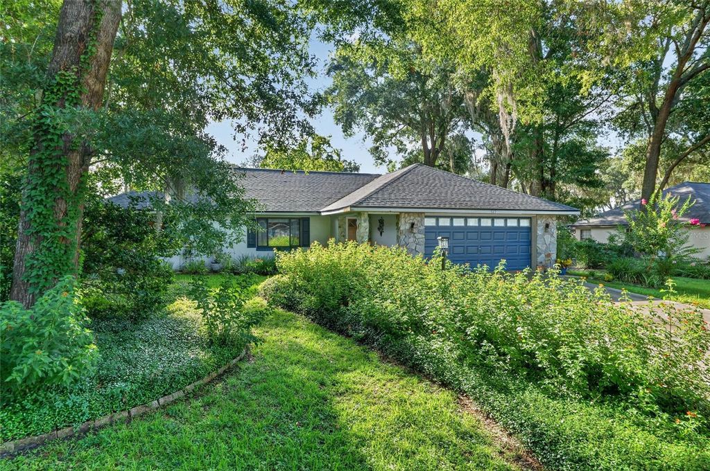 Photo of 525 SE 62nd Avenue, Ocala, FL 34472 (MLS # OM727783)