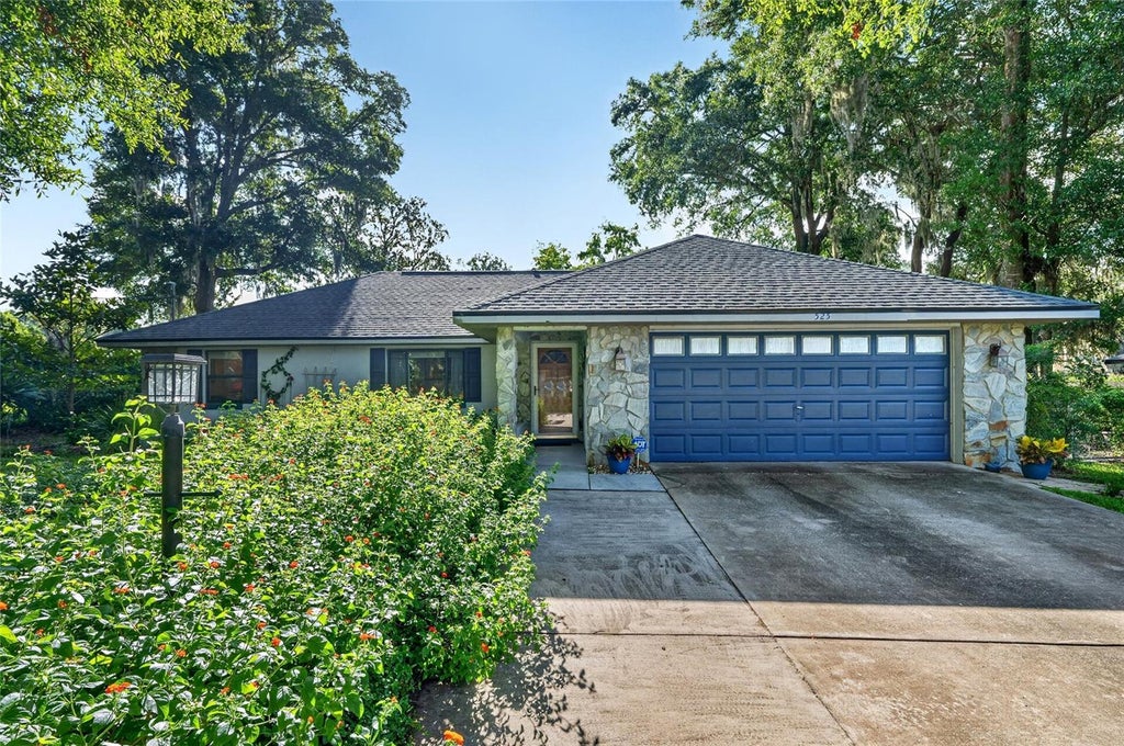 Photo of 525 SE 62nd Avenue, Ocala, FL 34472 (MLS # OM727783)