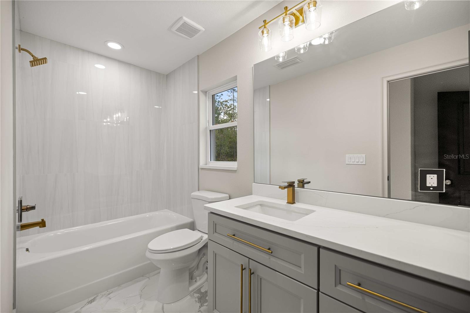 ROLLING HILLS UN 04 - Residential