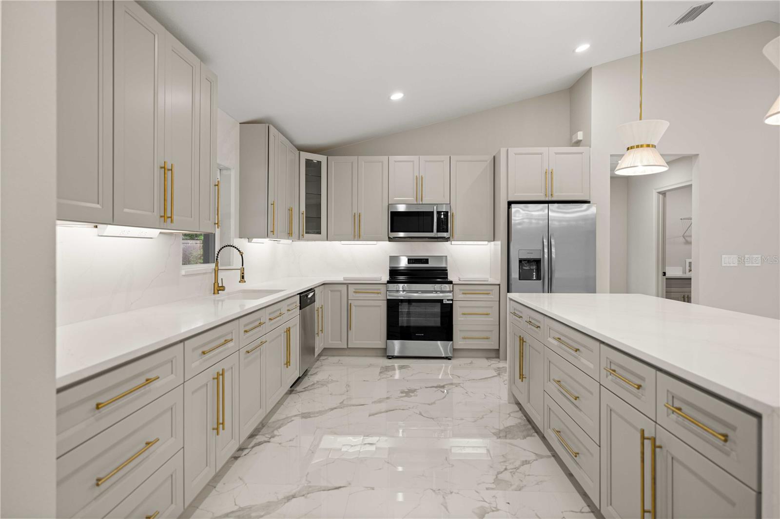 ROLLING HILLS UN 04 - Residential