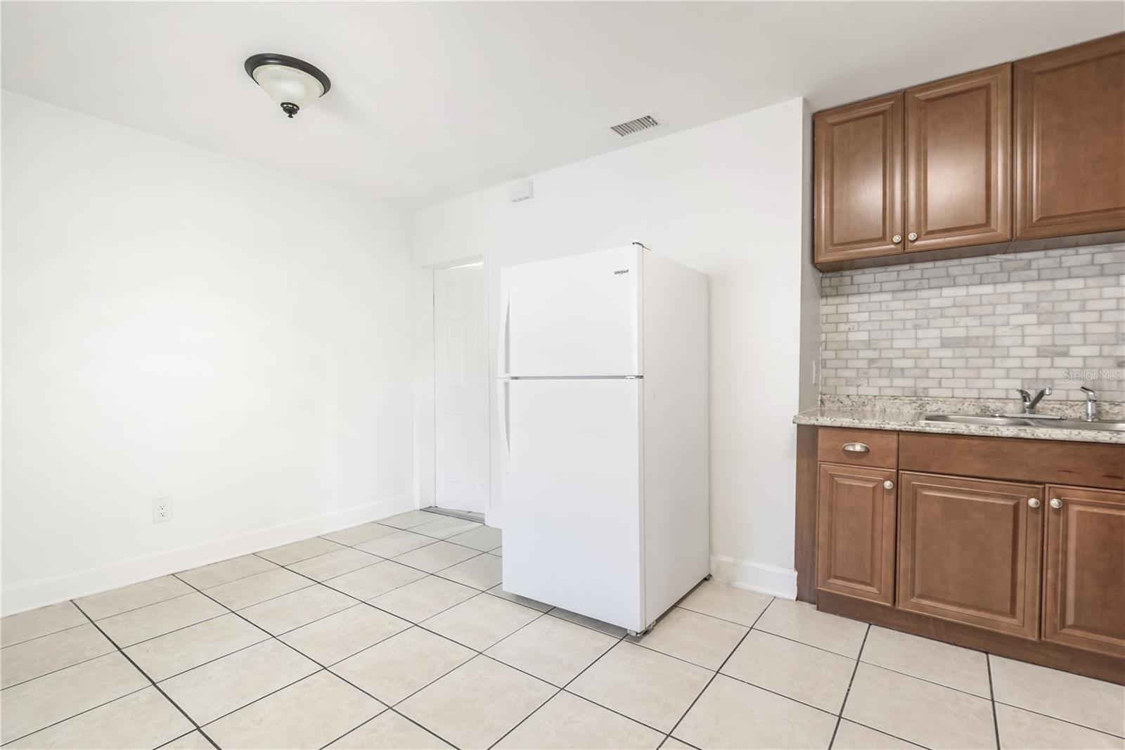 CARLTON PLACE - Residential Income