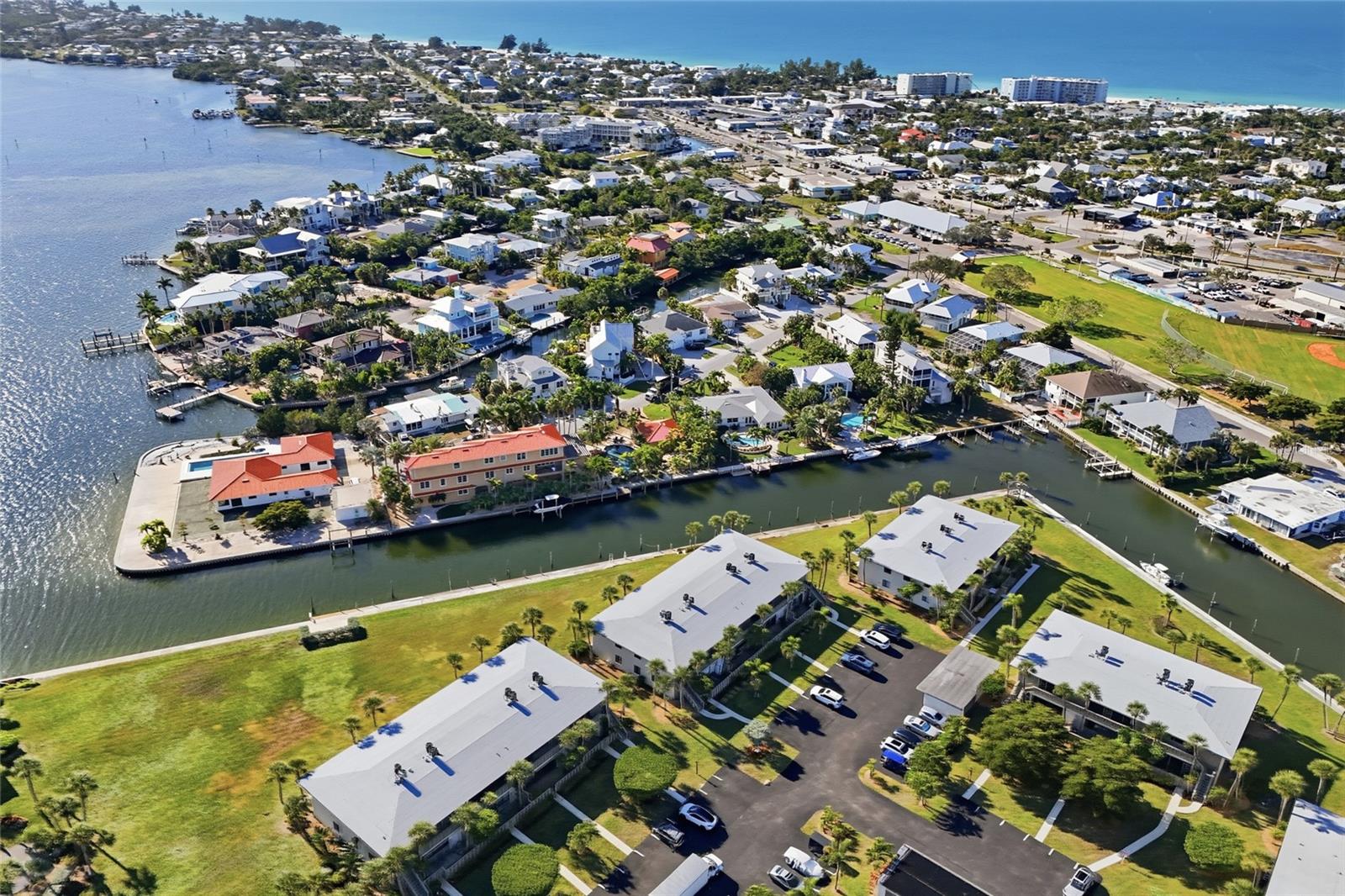 WESTBAY POINT & MOORINGS II - Residential