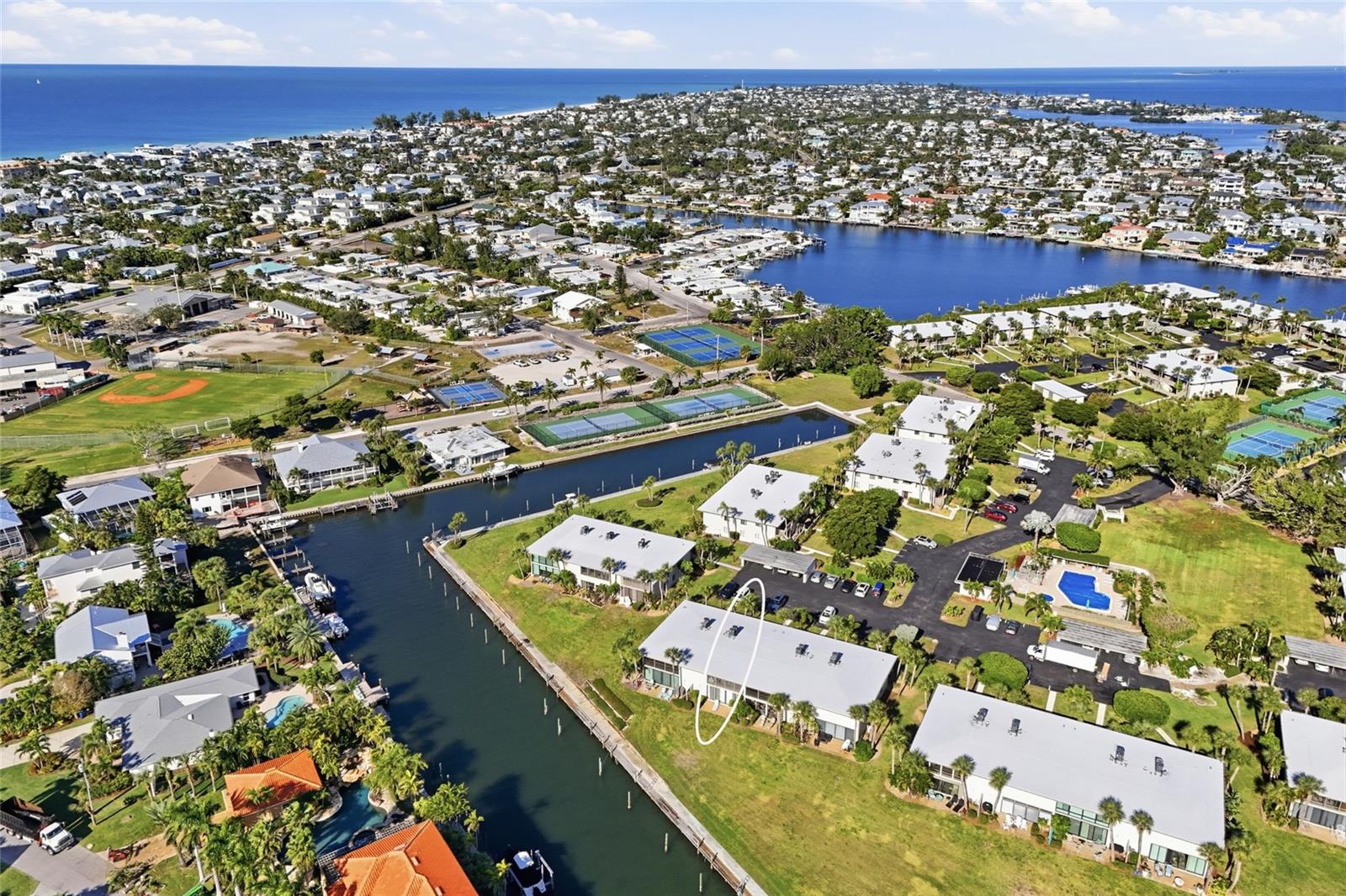 WESTBAY POINT & MOORINGS II - Residential