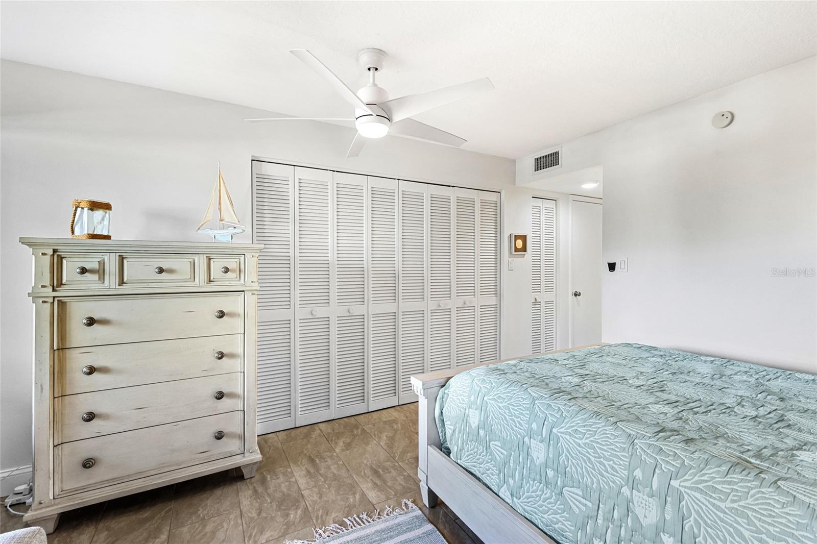 WESTBAY POINT & MOORINGS II - Residential