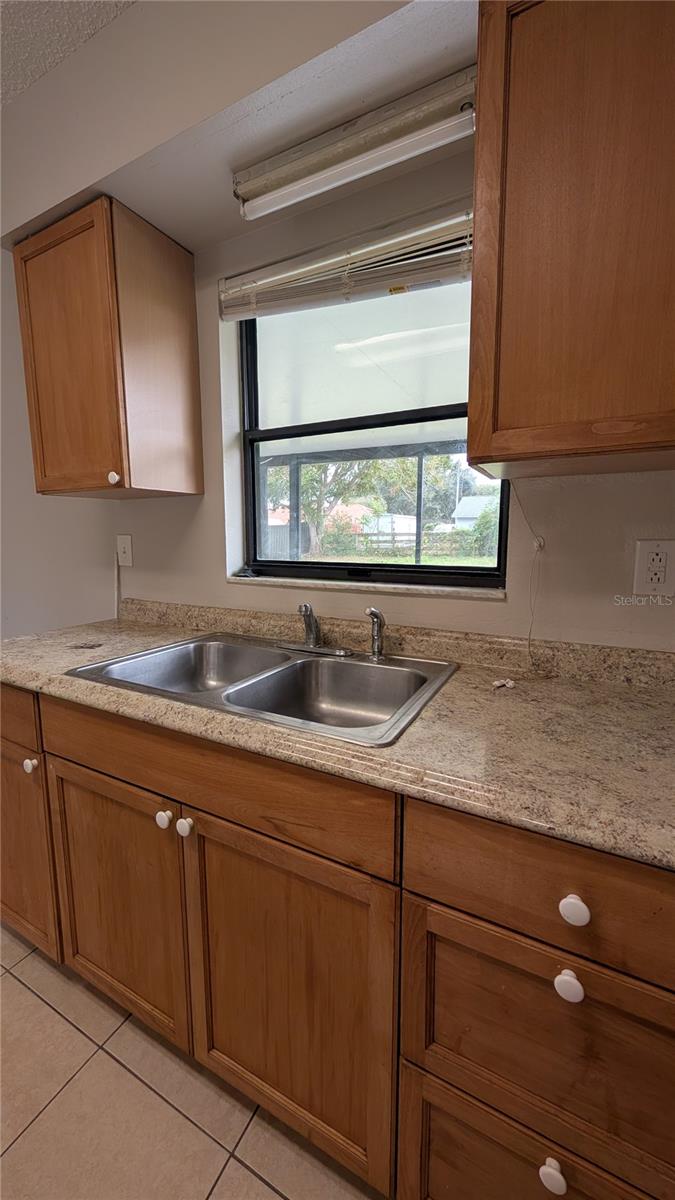 MINEOLA W - Residential