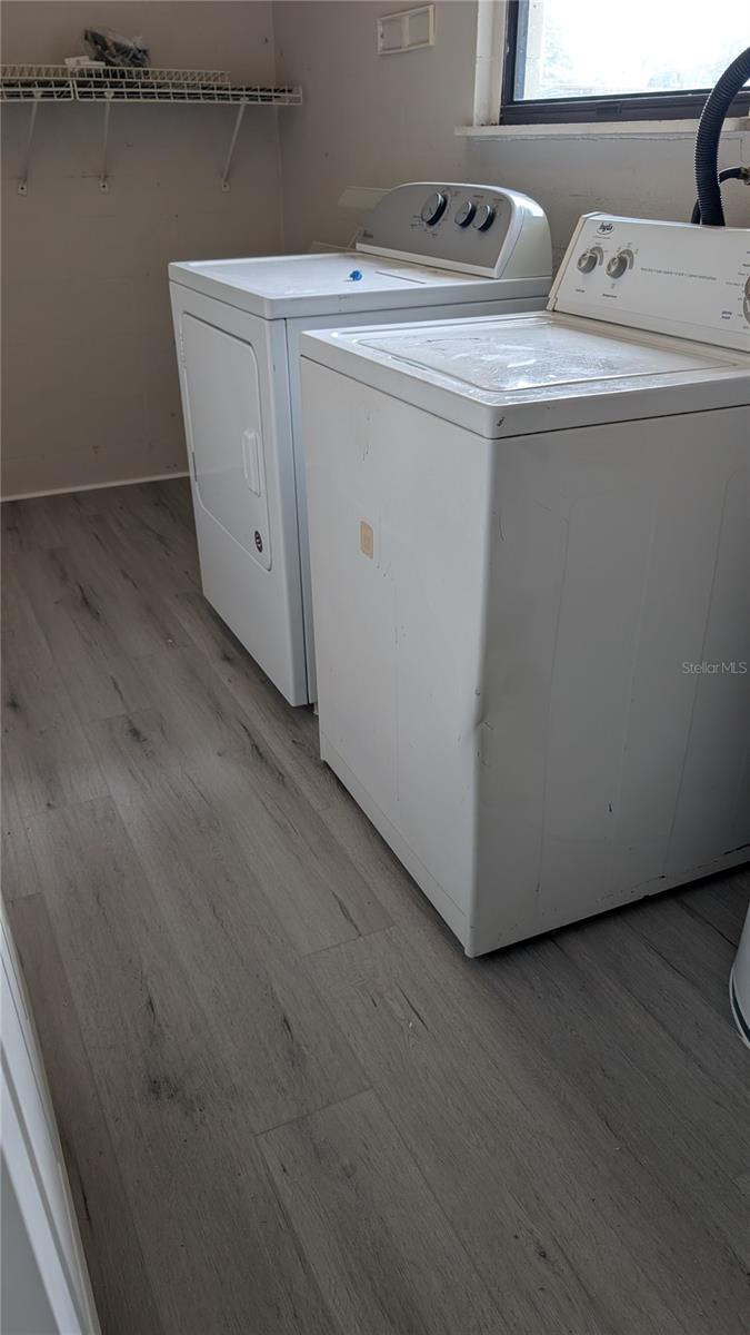 MINEOLA W - Residential