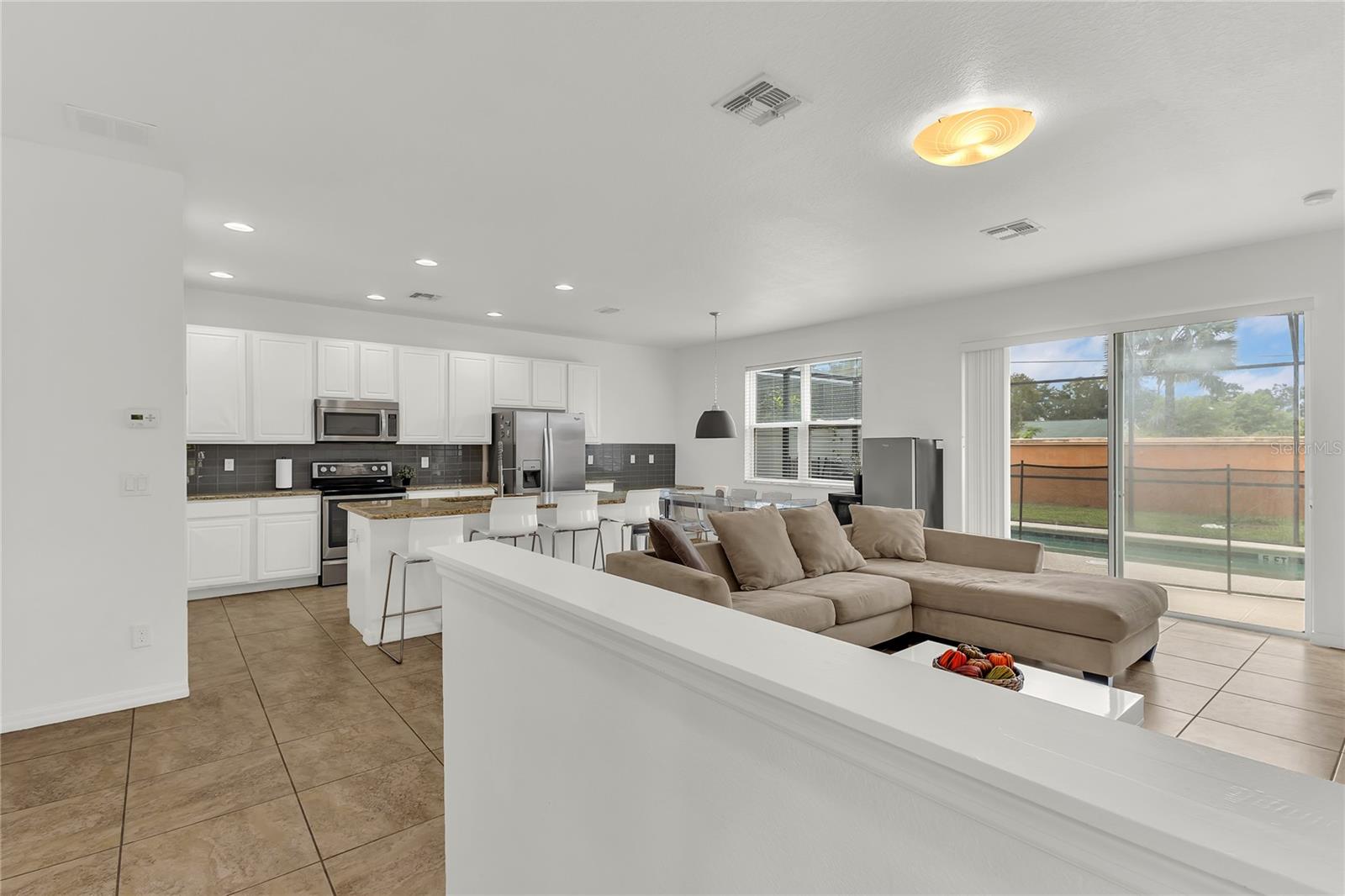 920 LAS FUENTES DRIVE