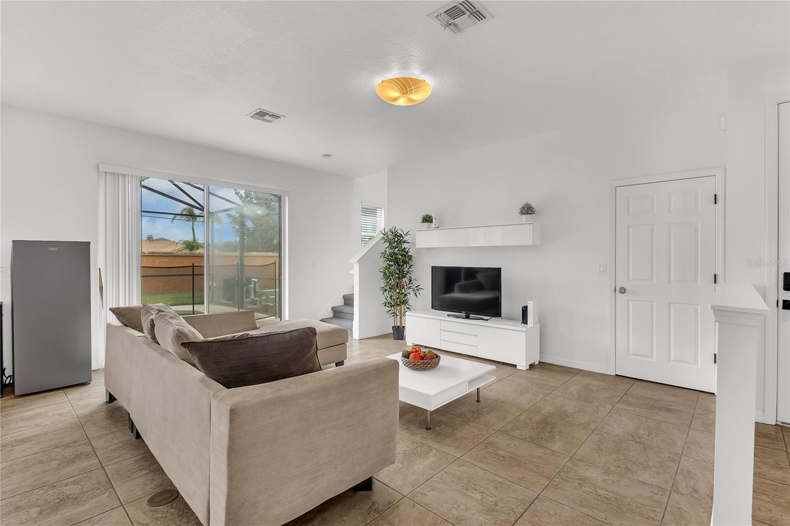 920 LAS FUENTES DRIVE