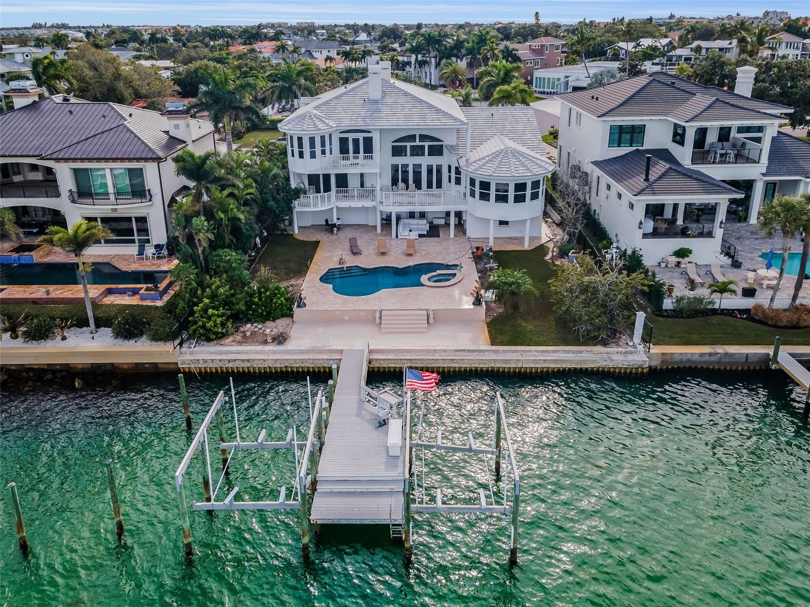 TIERRA VERDE - Residential