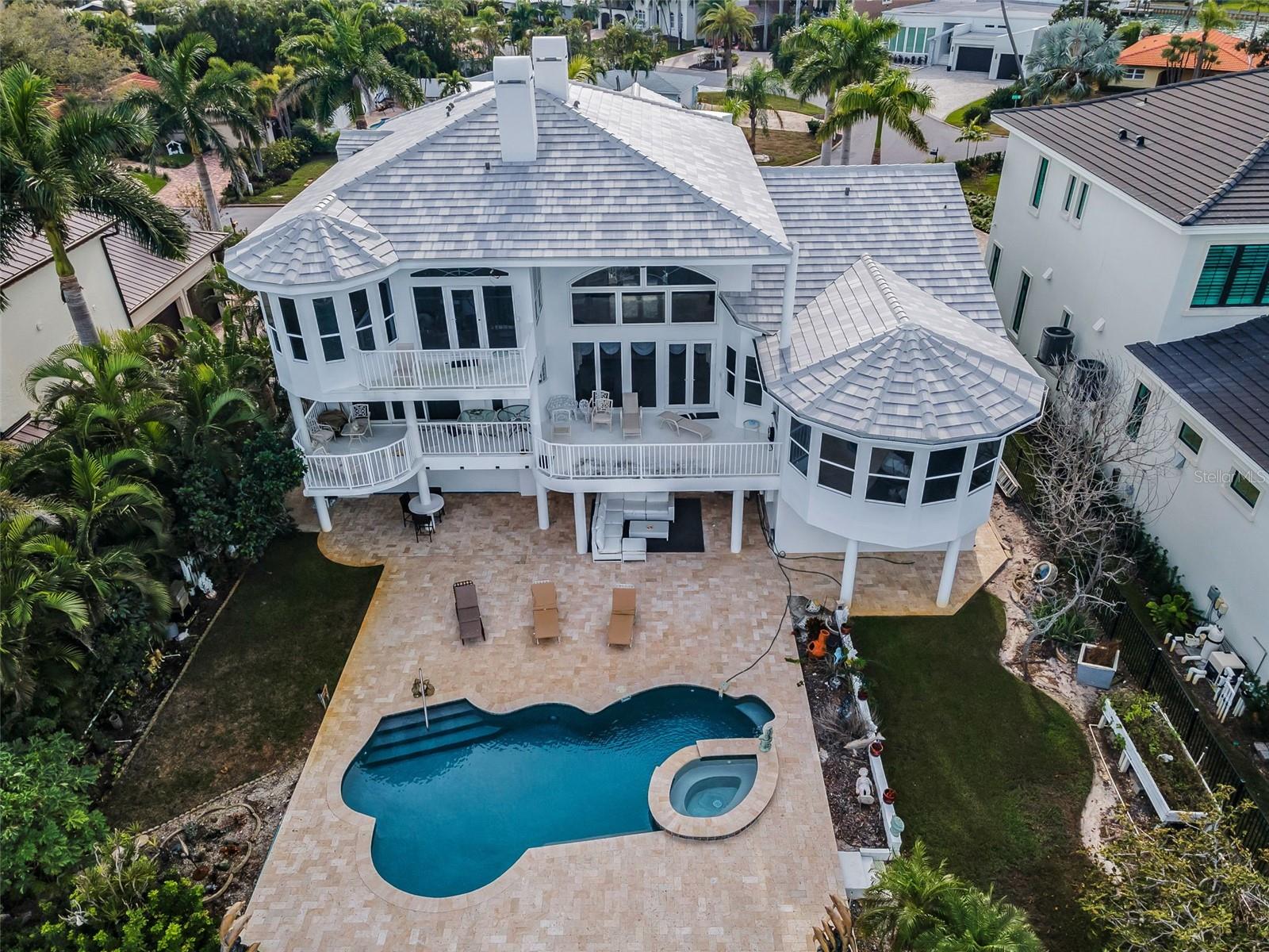 TIERRA VERDE - Residential