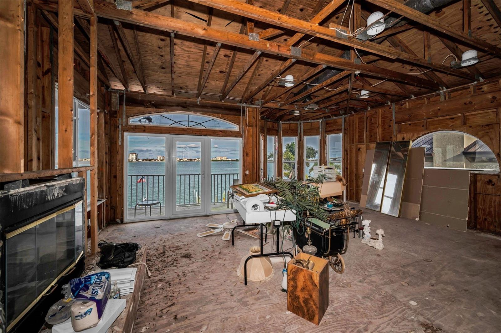 TIERRA VERDE - Residential