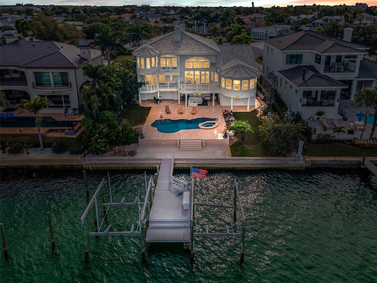 TIERRA VERDE - Residential