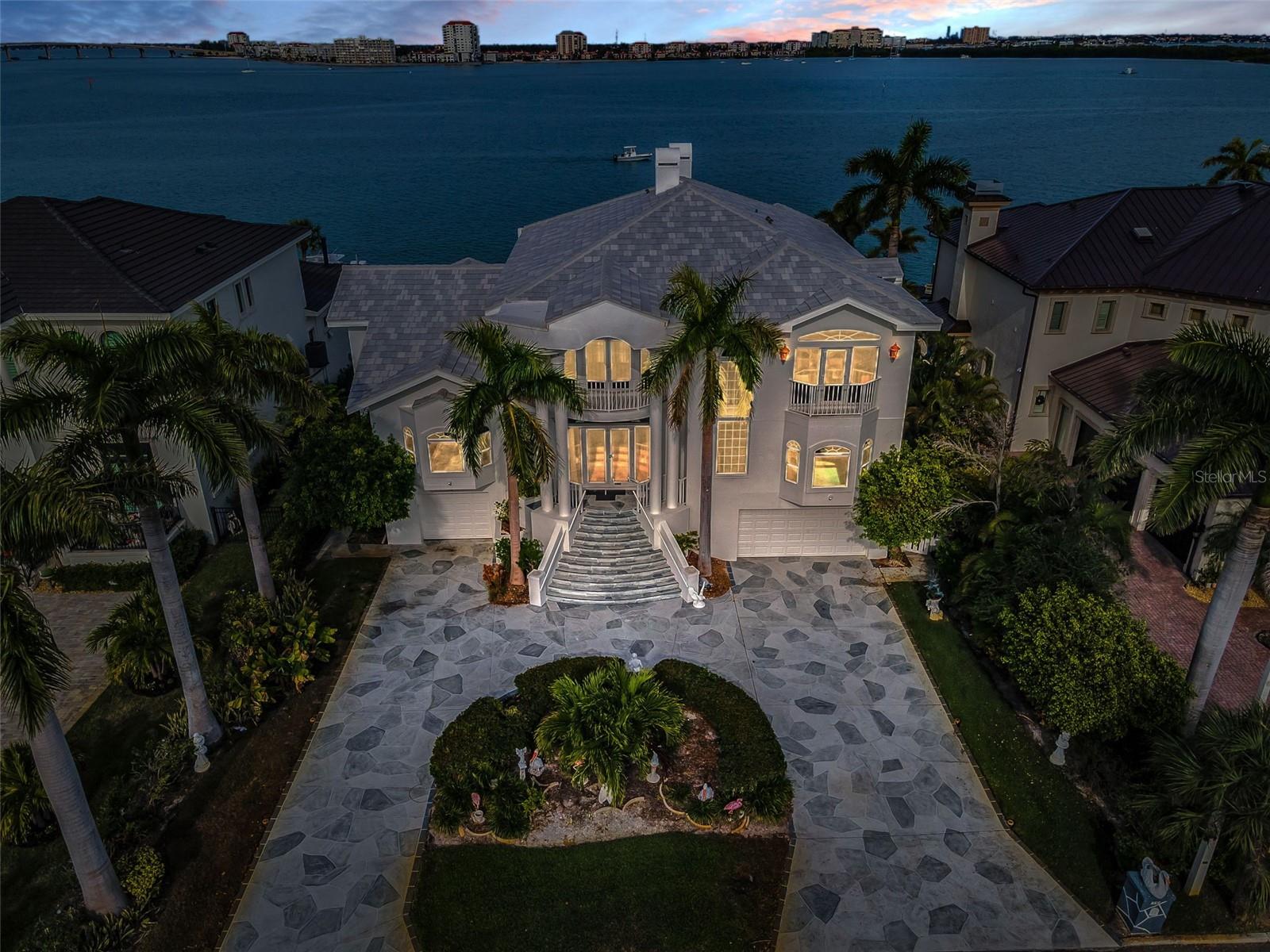 TIERRA VERDE - Residential