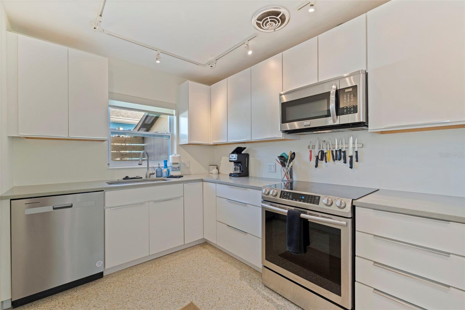 BEACH PLAZA SEC OF ST PETE BEACH - Residential Income