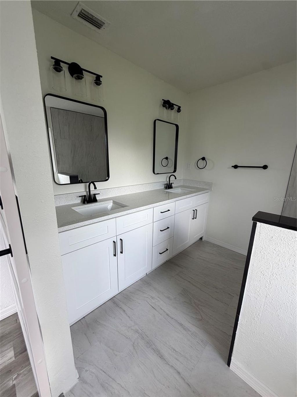 Photo of 109 N Dakota Avenue, Saint Cloud, FL 34769 (MLS # O6393713)